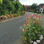 Traumhafte Im Reetferienhaus By Interhome Lejlighed Schaprode