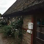 Traumhafte Im Reetferienhaus By Interhome Lejlighed